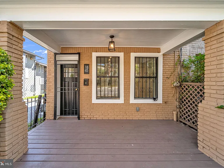 1845 Corcoran St NE — Photo 2