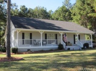 60 Pineridge Dr, Tallassee, AL 36078