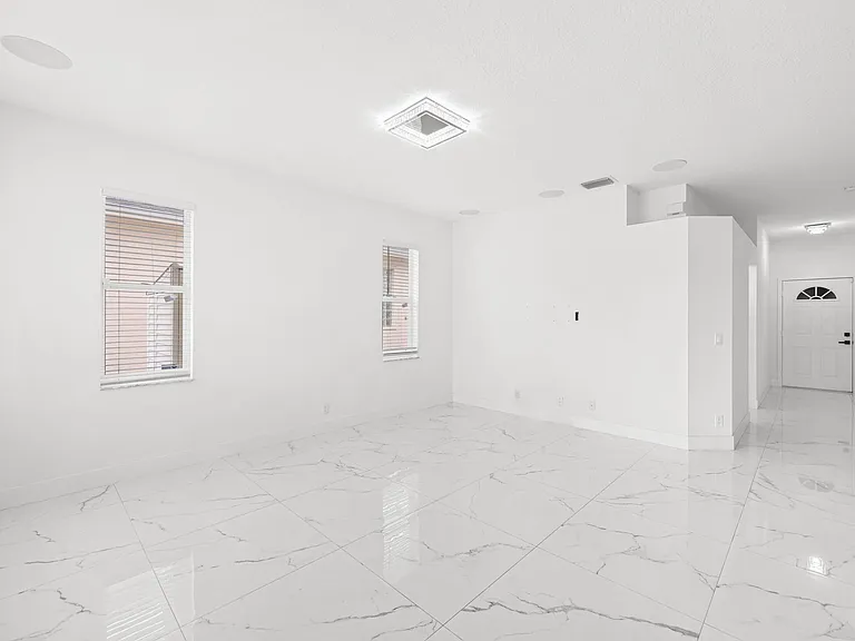 1209 Olympic Cir — Photo 10