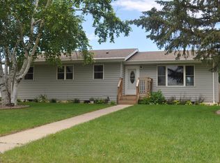 1210 16th St SW, Jamestown, ND 58401