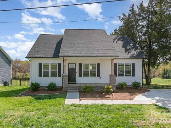 623 N Skyland Dr, Mount Pleasant, NC 28124