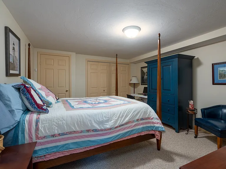 39 Robertson Dr — Photo 22