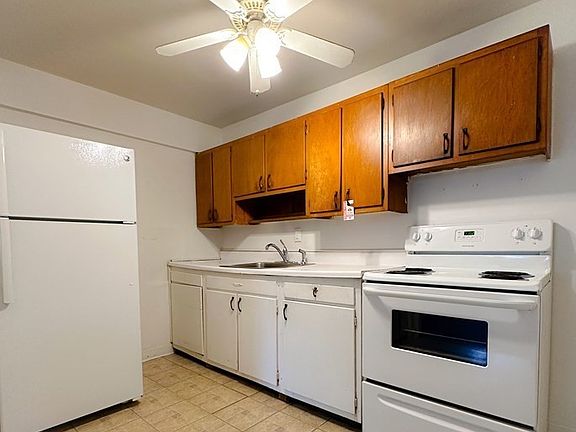 2nd image of 122 Decatur St APT 1