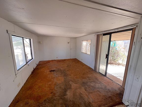 3rd image of 8860 S Carol Ct