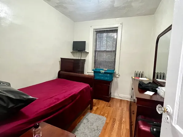 688 Rogers Avenue image 7 of 13