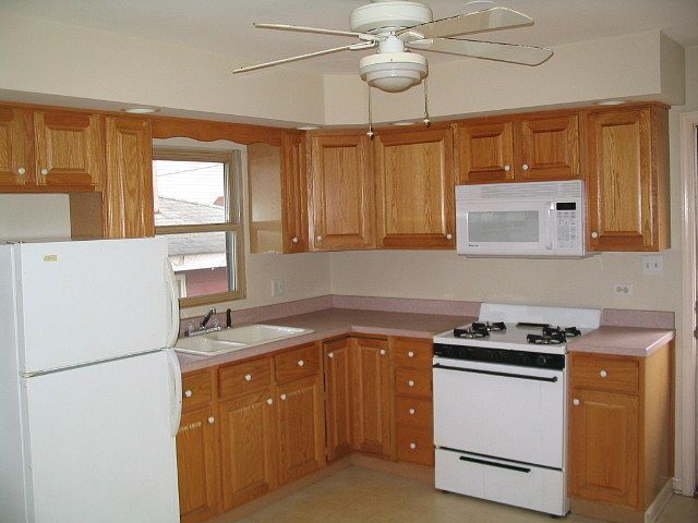 2nd image of 212 S Hyde Park Ave