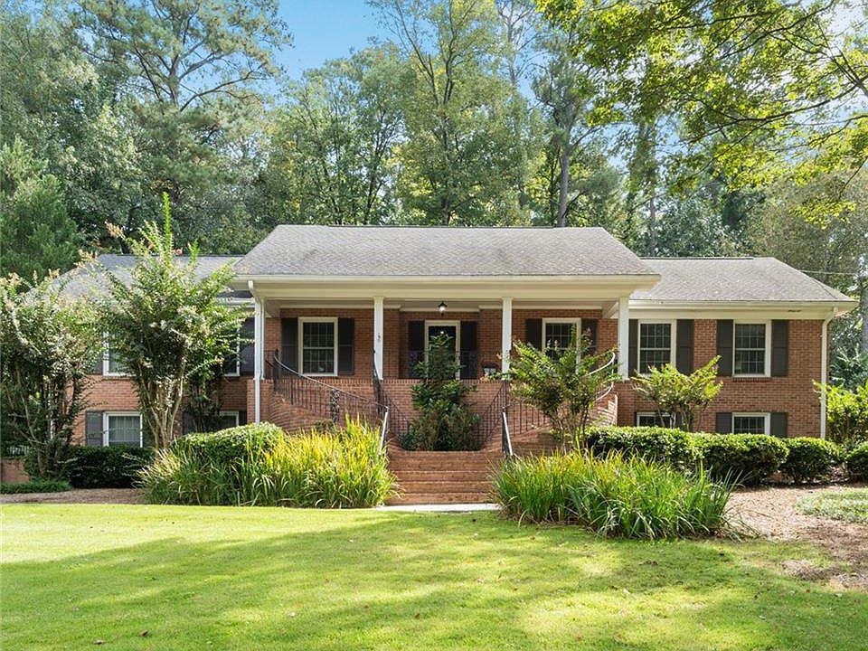 1st image of 2095 Continental Dr