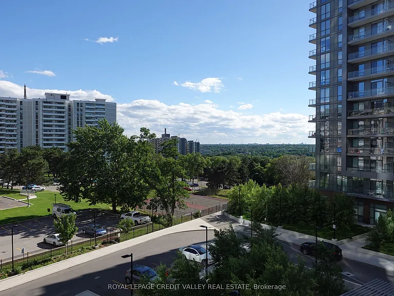 32 Forest Manor Rd #401 — Photo 21