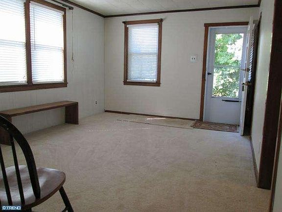 5th image of 463 Hibbs Ave