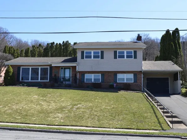 2057 Mahantongo St, Pottsville, PA 17901