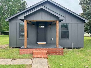 835 Boston Ave, Nederland, TX 77627