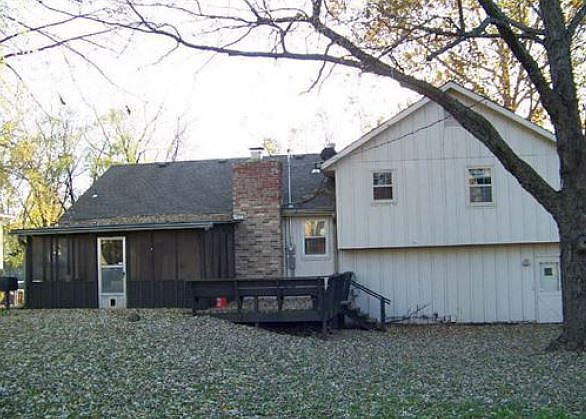2nd image of 802 N Parkway Dr