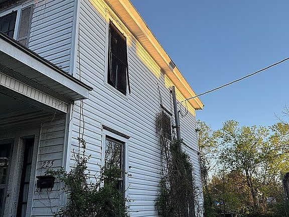 2nd image of 225 E 2nd St