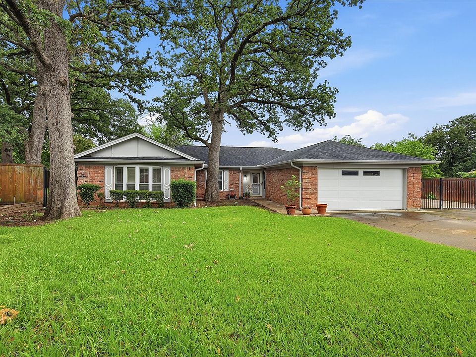 1st image of 2604 Meadow Pl