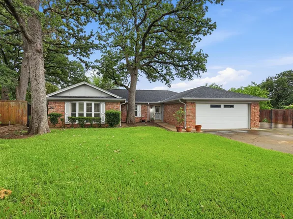 2604 Meadow Pl, Bedford, TX 76021