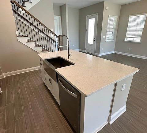 5th image of 385 RUM RUNNER Way #49