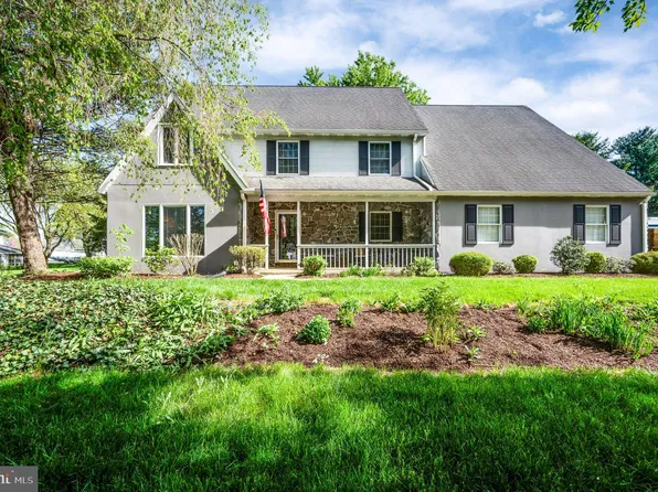 510 Greenhowe Dr, Lititz, PA 17543