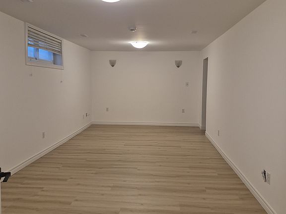 5th image of 10 Alexander Ave #2
