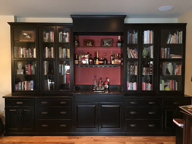 Custom Buit-In Wet Bar and Book Shelves
