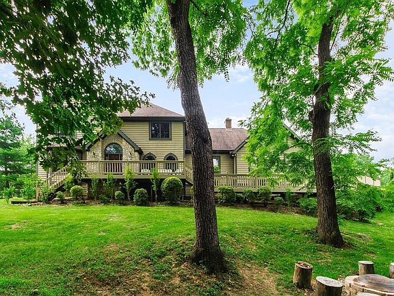 3rd image of 871 Weston Park Dr