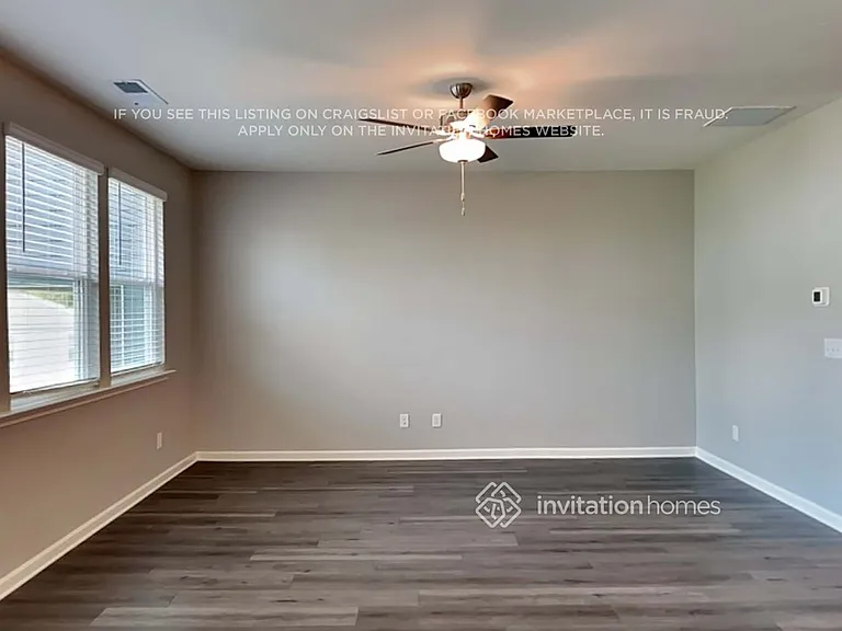 198 Webster Cir — Photo 4
