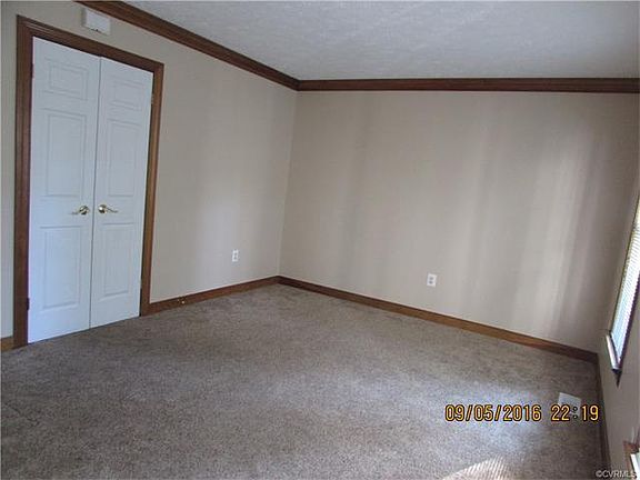 3rd image of 5032 White Oak Pl