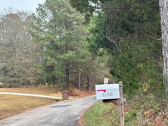 4th image of 556 Stewart Rd