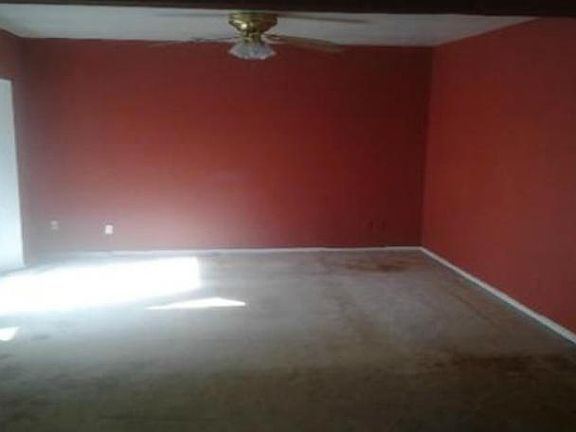 3rd image of 326 Briarwood Dr