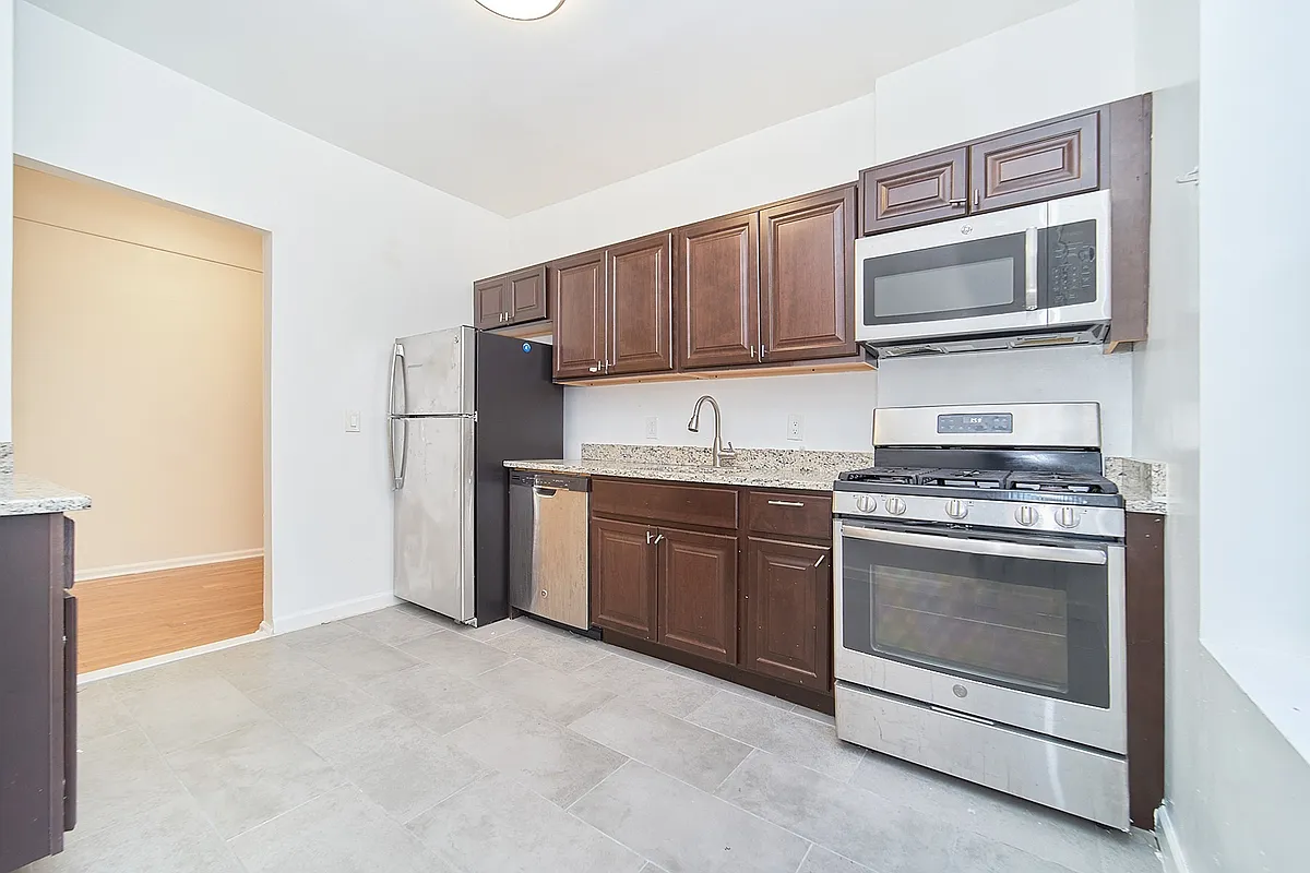 Building Photo - 2 Ellwood St #5J