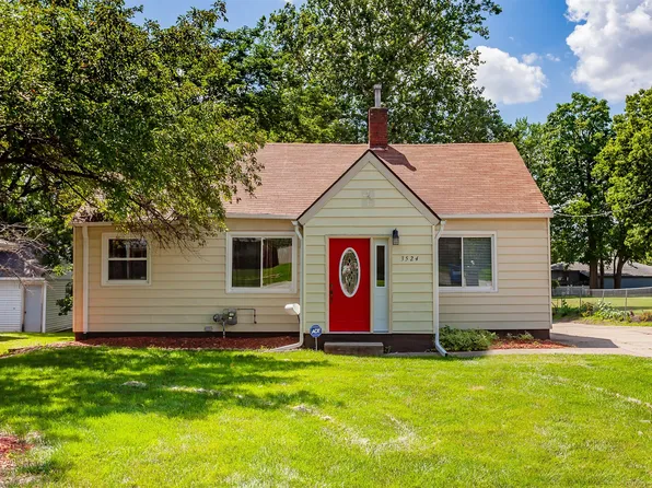 3524 E 38th St, Des Moines, IA 50317