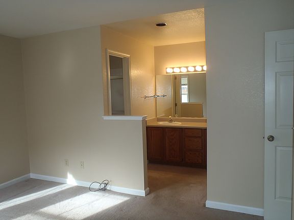 5th image of 3130 Parkview Dr