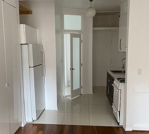 2nd image of 231 Thompson St APT 7