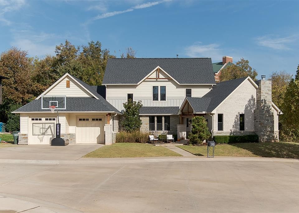 1st image of 725 E Clegern Place Ct