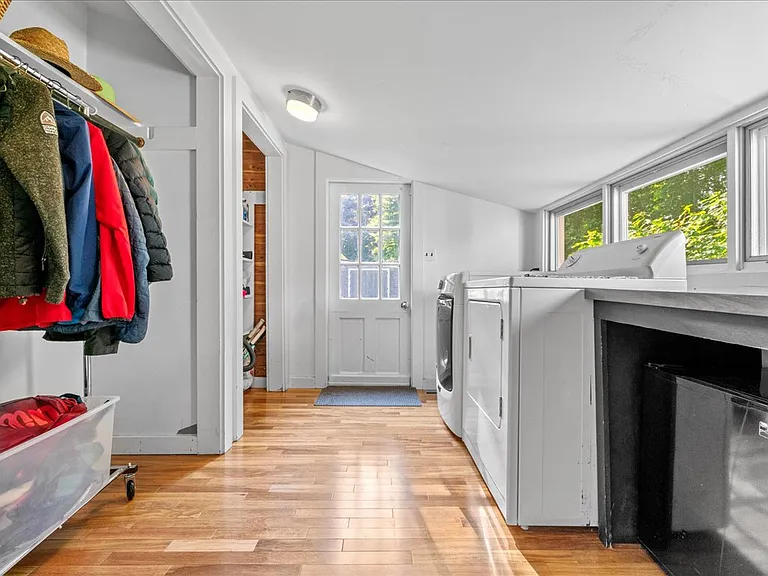 44 Stetson Pl — Photo 31