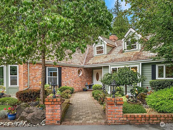 2nd image of 15518 NE 179th Street