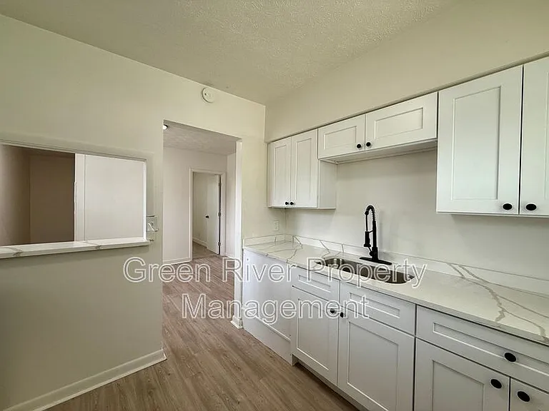 1161 W 5th St — Photo 10