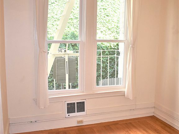 4th image of 3281 21st St