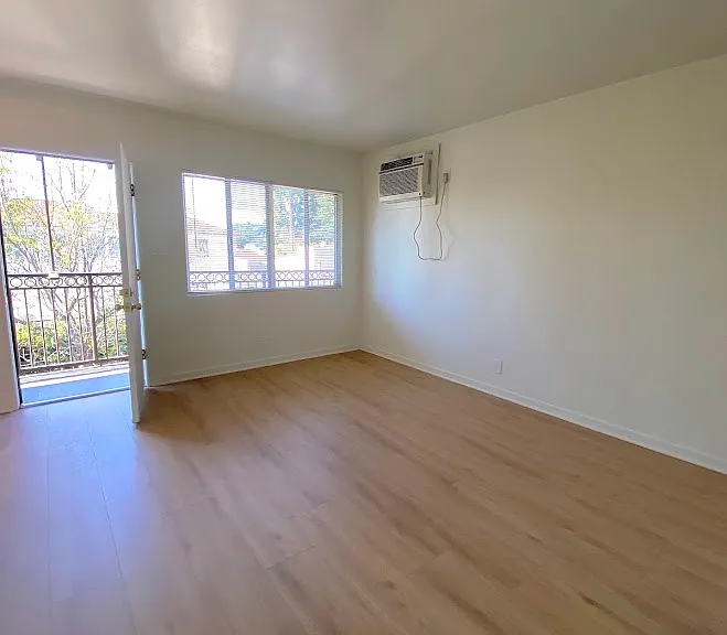 511 W Foothill Blvd #C — Photo 6