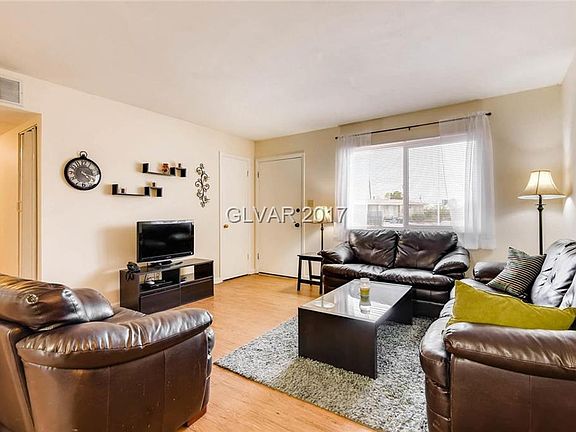 4th image of 704 Harper Cir
