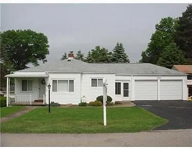 111 Liberty Ave photo 1
