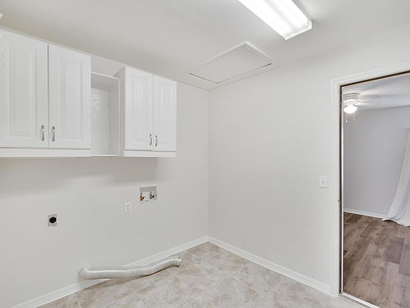 3rd image of 3119 Stonewater Dr