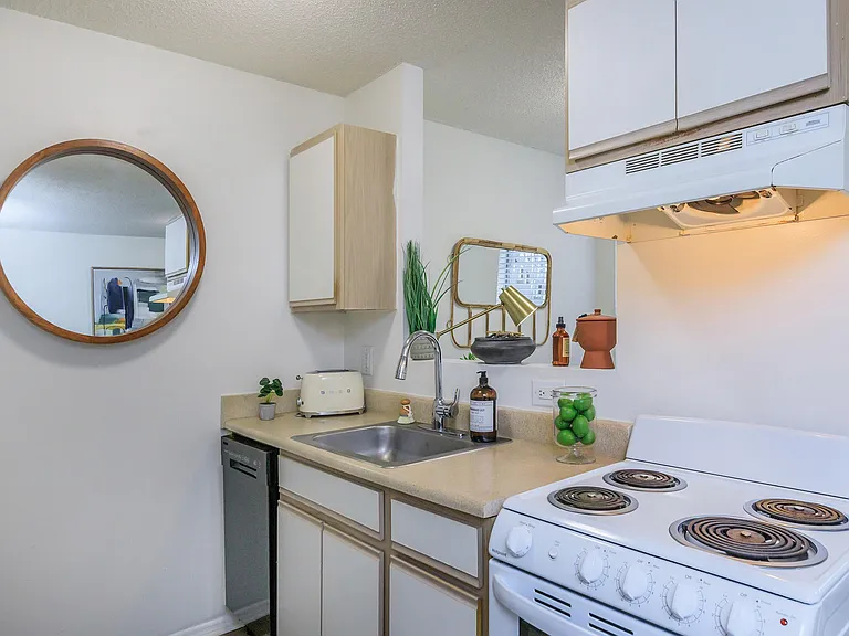 Antiqua Apartments — Photo 25