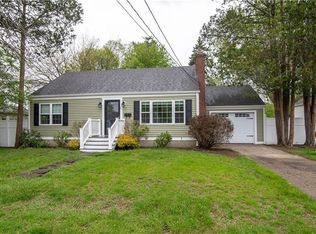 21 Winthrop St, Riverside, RI 02915