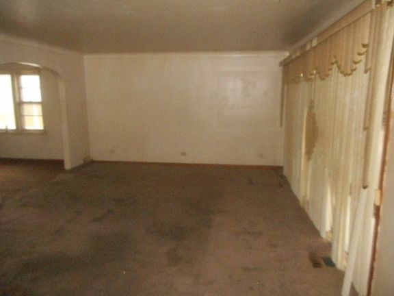 5th image of 1401 N Leclaire Ave