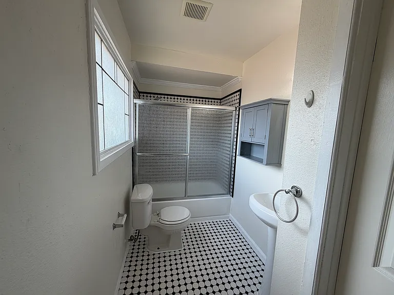 2948 B St — Photo 14