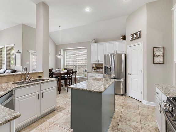 3rd image of 19110 Cardinal Grove Ct