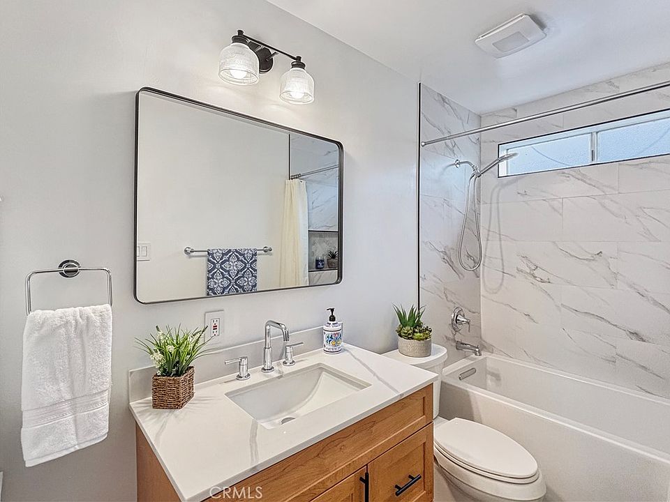 1st image of 836 E New York St #836
