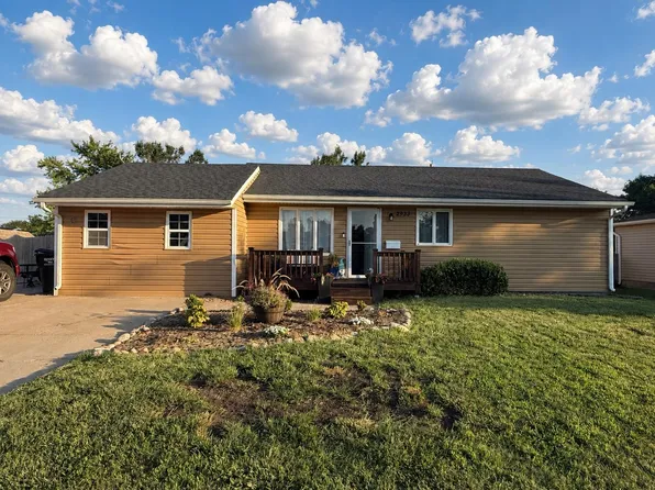 2933 27th St, Great Bend, KS 67530