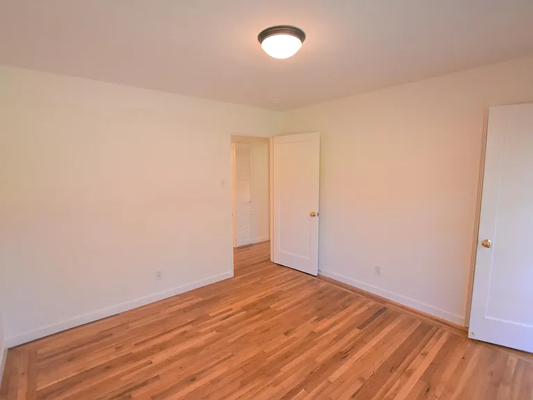 107 Dunsmuir Way — Photo 16