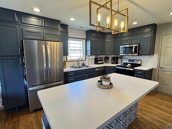 3rd image of 2251 SE Piedmont Ct
